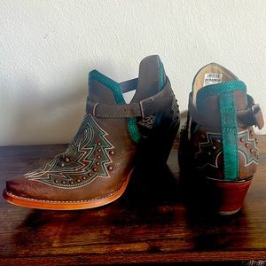 Durango Heeled Western Booties